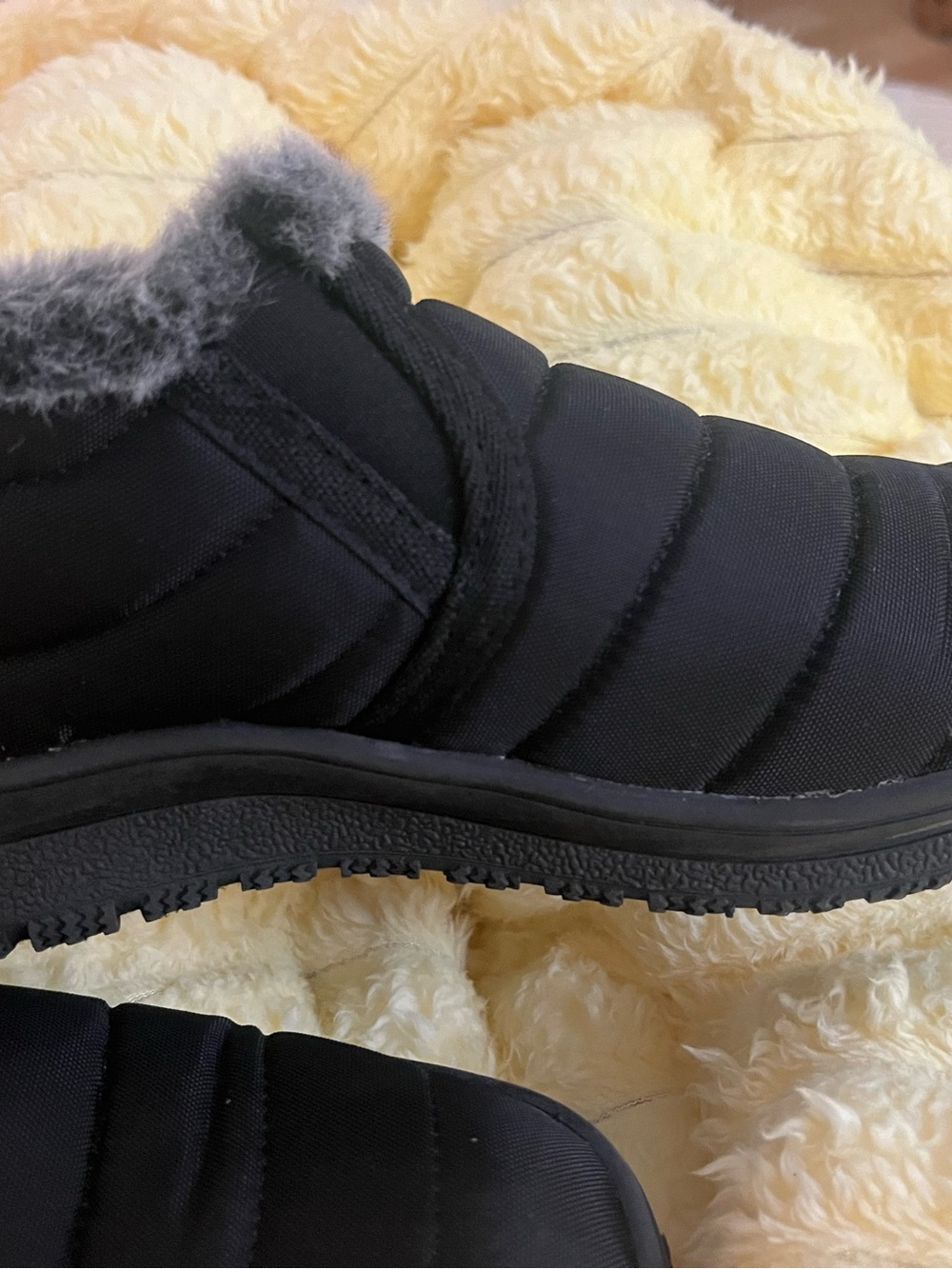 Minnetonka Black Quilted Faux-Fur Winter Ankle Boot
